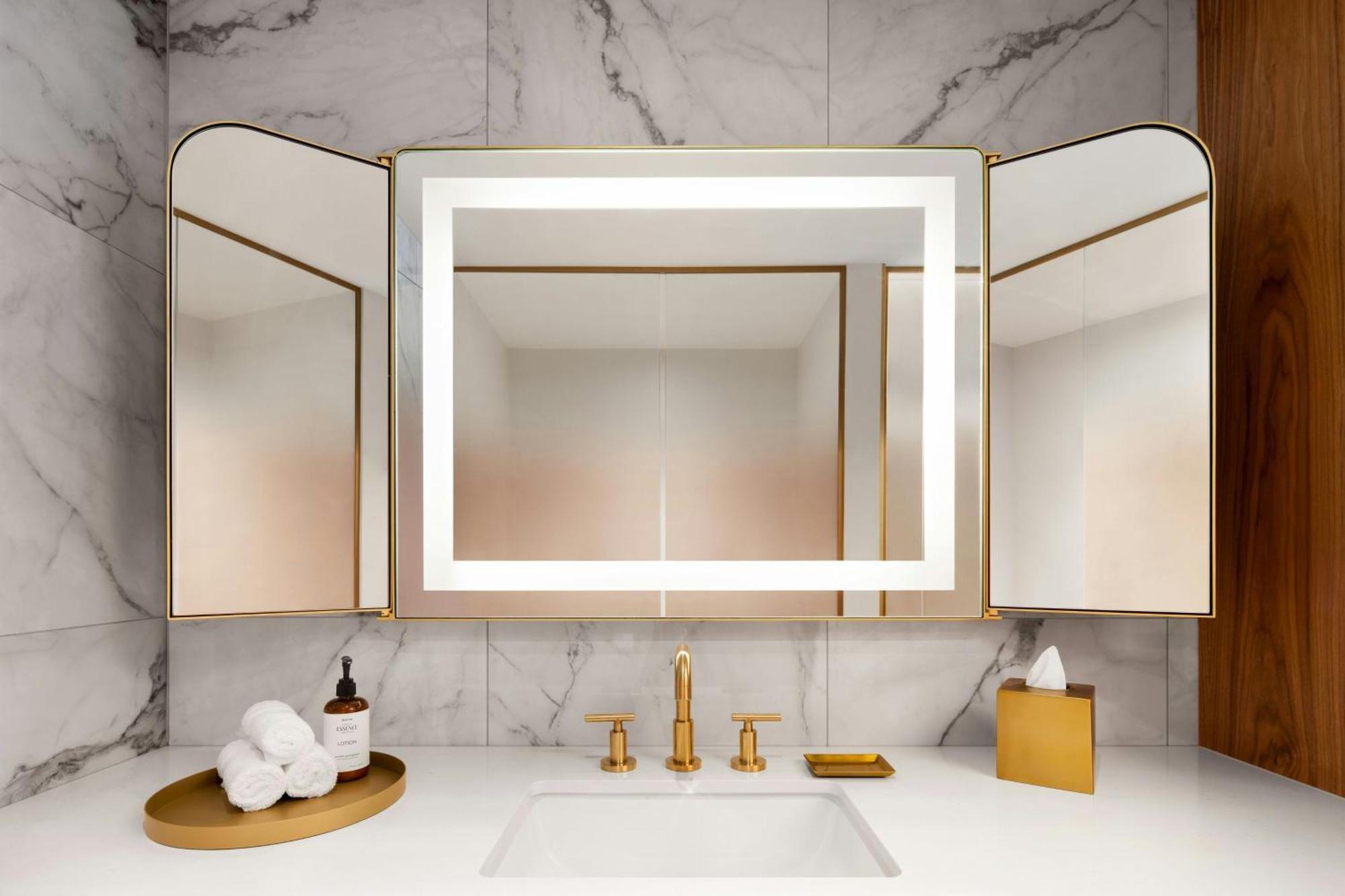 Honeyrose Hotel, Montreal, A Tribute Portfolio Hotel Εξωτερικό φωτογραφία Bathroom fixtures by Dornbracht