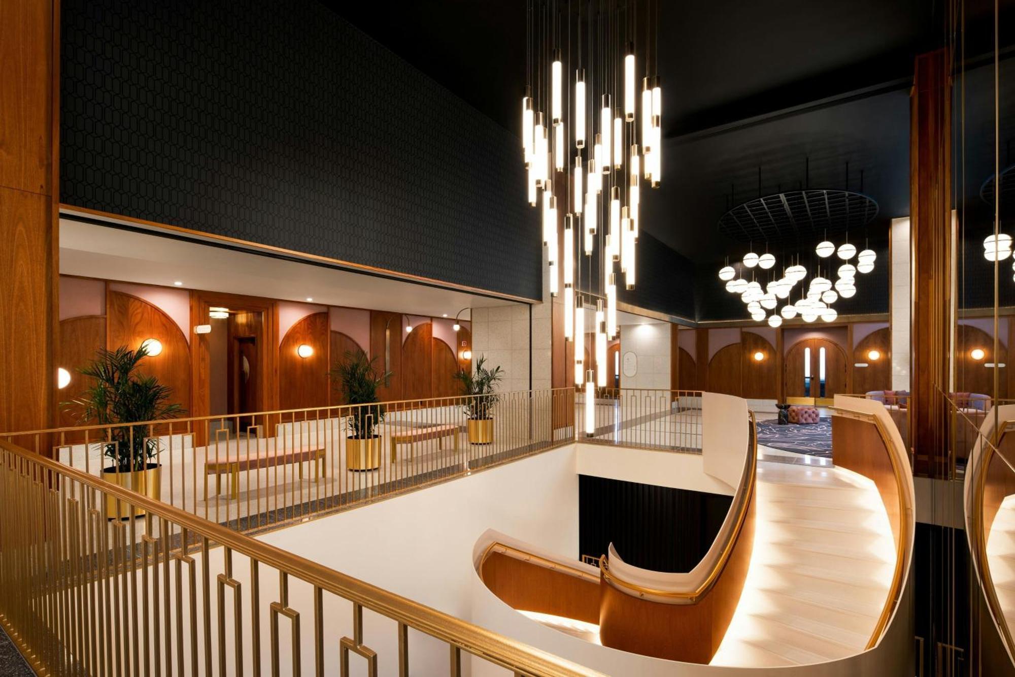Honeyrose Hotel, Montreal, A Tribute Portfolio Hotel Εξωτερικό φωτογραφία The interior of the new terminal